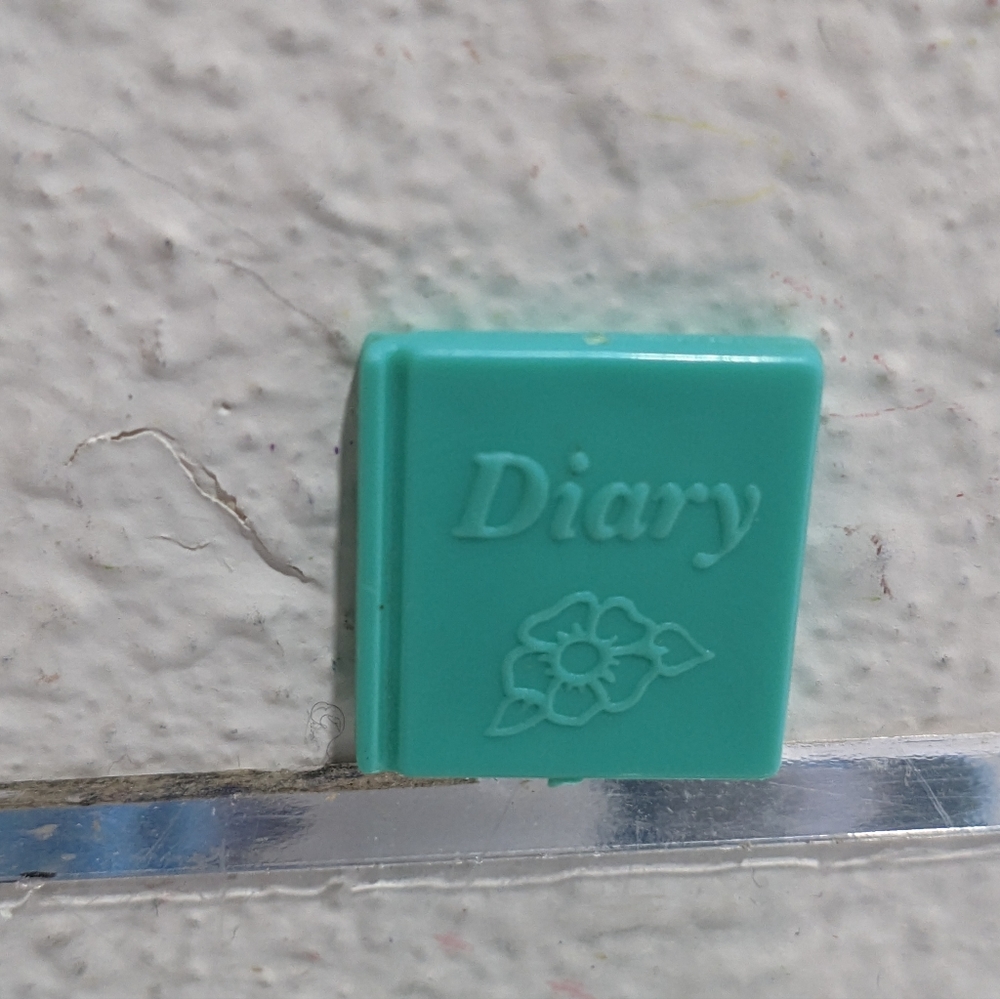Vintage Barbie Doll Sized Plastic Diary - Picture 3 of 7
